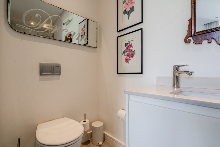 3 Bedroom Property for Sale in Sea Point Western Cape
